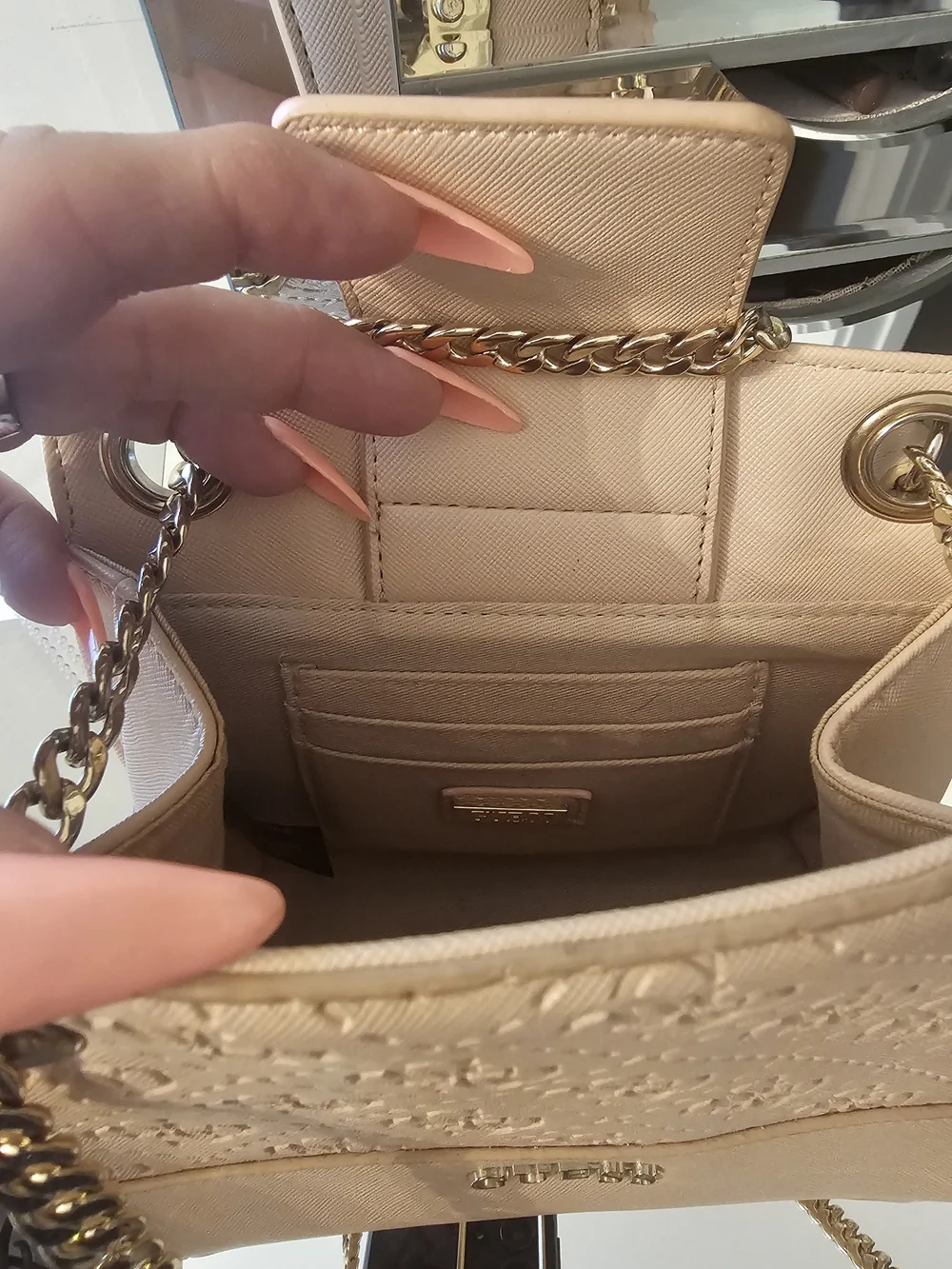 GUESS Quilted Logo Chain Shoulder Bag - Picture 4 of 6